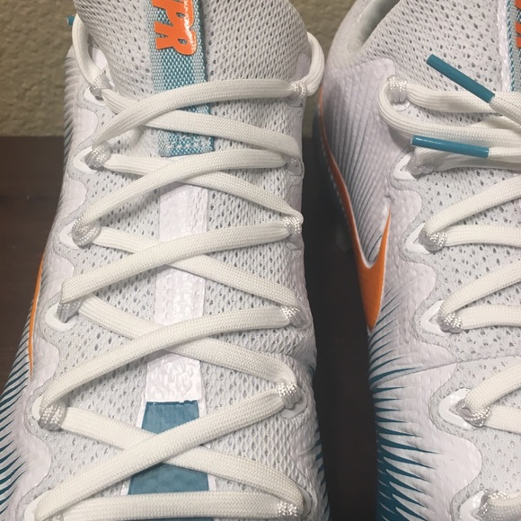 Nike Vapor Untouchable Pro Football Cleats - Picture 3 of 8